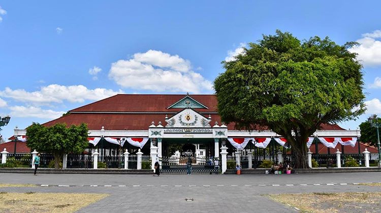 Pesona Wisata Istana Raja, Keraton Yogyakarta - Go Trip Indonesia