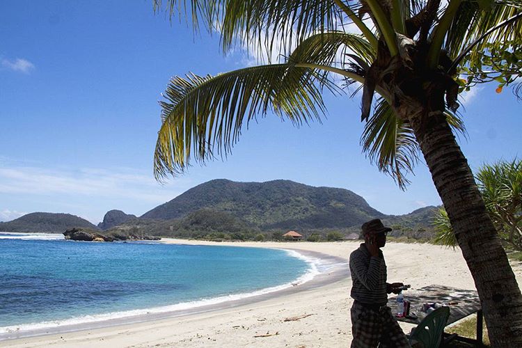5 Pantai di Sumbawa Barat Yang Amat Menarik Go Trip
