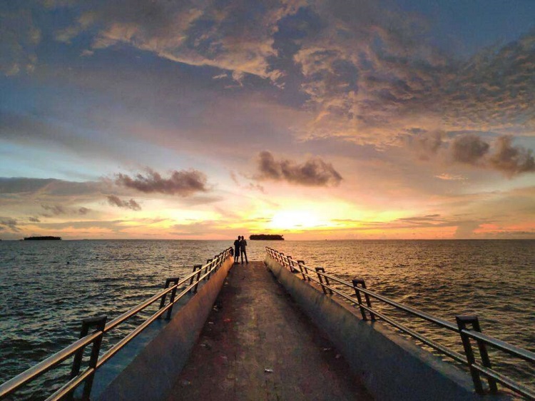 Pantai Pulau Kasiak, Sumber: atourin.com